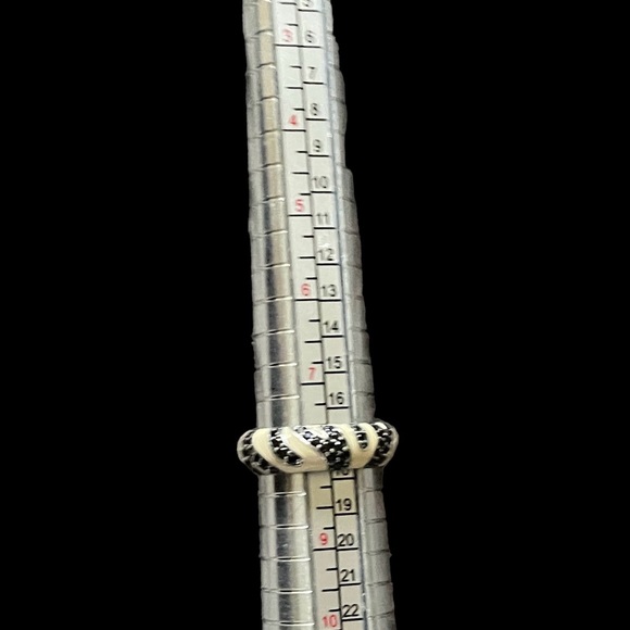 Hidalgo Sterling Creme Enamel & Black CZRing SZ 8 - Picture 2 of 3